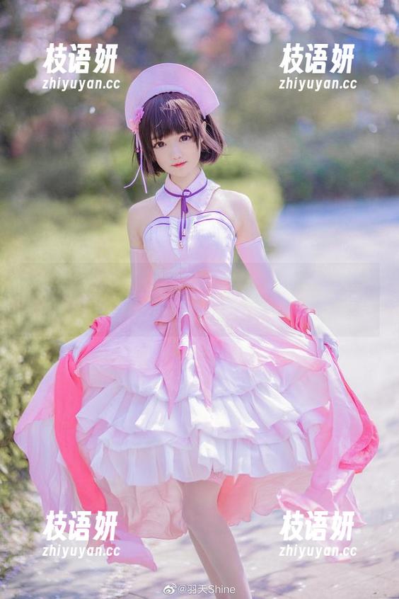 你见过丝袜与cos如此完美结合的吗？羽天shine的图册就是个证据。