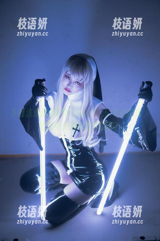 下载这份脱尾巴Mizuki可乐JK的图集，是我今天做的最对的事！