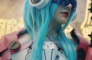 当芊芊酱w穿上短裙，竟然一秒变成现实版漫画角色