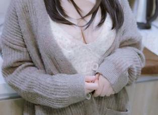 荒井喵喵的“竞泳本”，透明到底，精选图片总让人停留，唔，难以自拔。