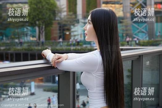 蜜桃社 - 快来欣赏萌美Moemi泳衣合集，没有圣光，只有一腔幽默感！