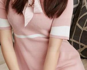 蜜桃社 – 赵灵儿Linger亲临海边：一个免费的角落，随意下载就好！