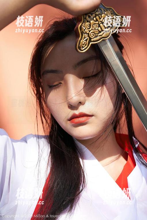 蜜桃社 - 露西Lucy的棉袜原图，分享里藏着的那些随意