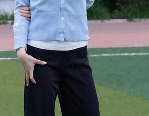 袜啵啵 – 小沫的白棉袜写真，袜子在这里成了主角，我的心却被引走了！