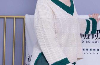 袜啵啵 – 黑丝大腿袜，果冻又来了！图集里有你最期待的场面，不能错过哦！