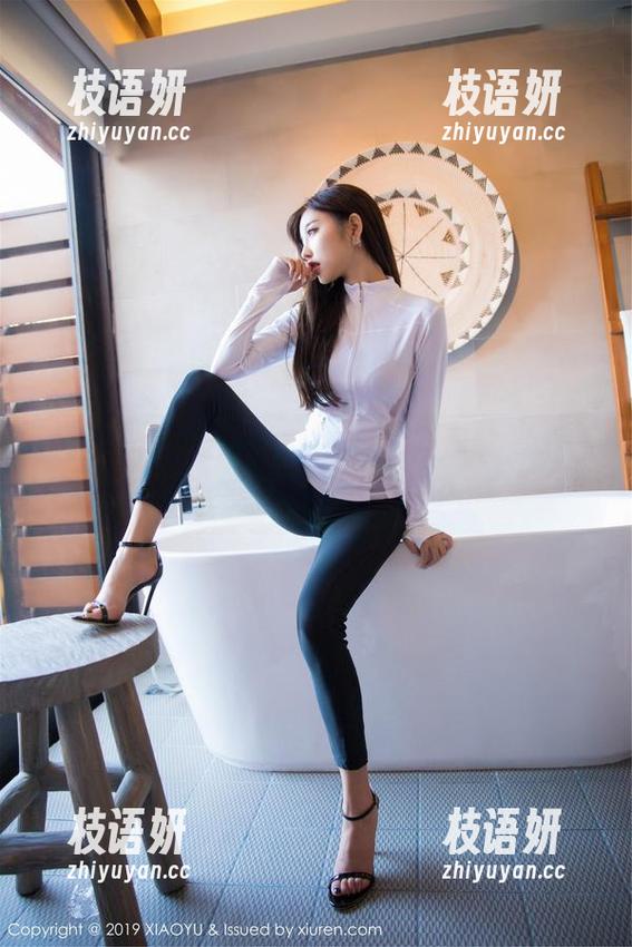 语画界 - 芝芝Booty的翘臀写真，高清照片看得我眼睛都冒光了...