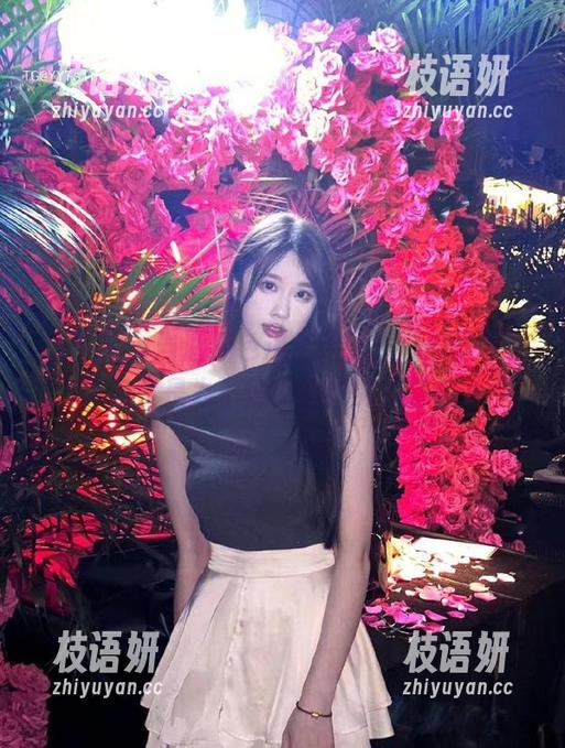 微密圈 - 当酒红色遇上无圣光，轩子巨2兔究竟是为了迷离还是另有隐情？