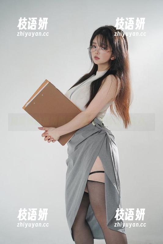 阿寨寨的高清图包：椿花美到让人捧心。