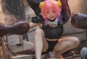 吊带袜，阿寨寨ninja的个人标签，快来图包里体验那份别致的韵味。