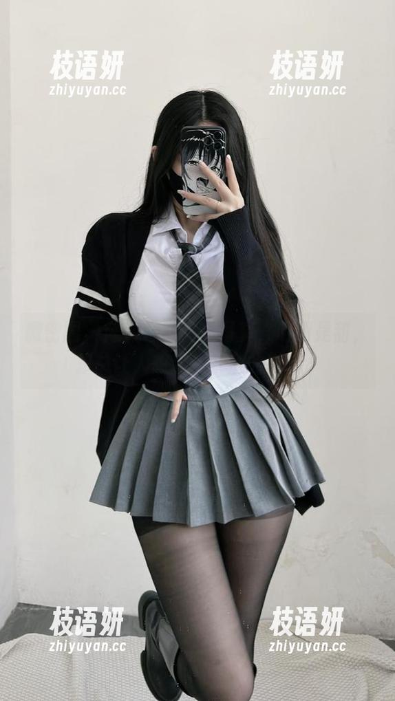 微密圈 - 陈佩奇的甜心写真，明明是甜，却总让人想起一些别的滋味。