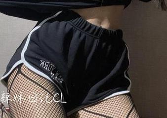 微密圈 – 武林秘笈！找陈佩奇的“学姐”照片，听说是免费获取的。