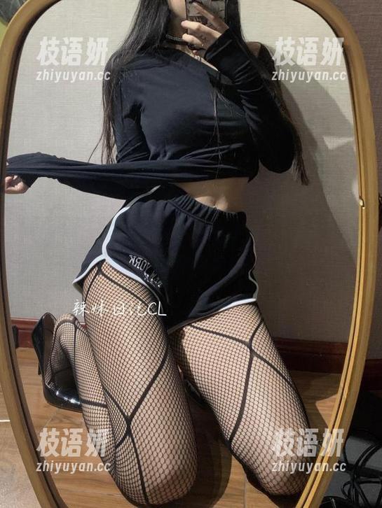 微密圈 - 武林秘笈！找陈佩奇的“学姐”照片，听说是免费获取的。