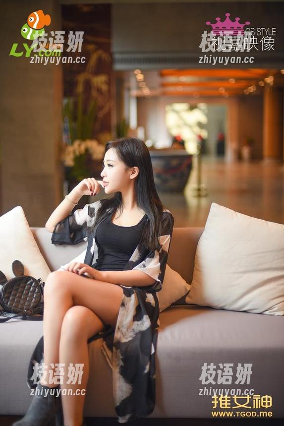 青豆客 - 免费看Una尤娜泳池写真，难道泳池规矩也忘了？