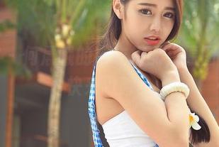 青豆客 – 何晨曦的毛衣搭配，原图免费，快来瞅瞅！