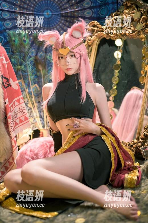 想去夜晚漫步樱花树下？先下载一张青青子Js的COS，助你想象！