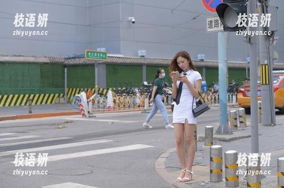 魔镜街拍：就是那个黑色丝袜职业装小姐姐的私拍，图片可以当桌面吗？