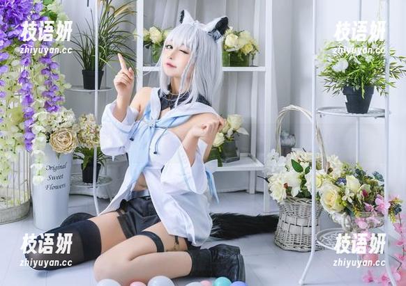 在线聚焦黑猫猫ovo的作品，每个女孩都似乎藏了小情绪。